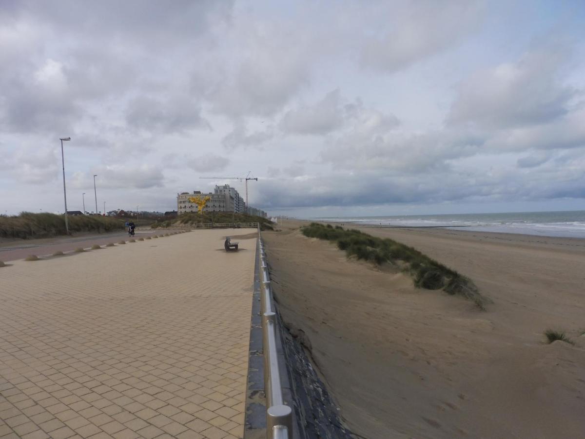 Studio On The Beach With Sea View Middelkerke Exterior foto