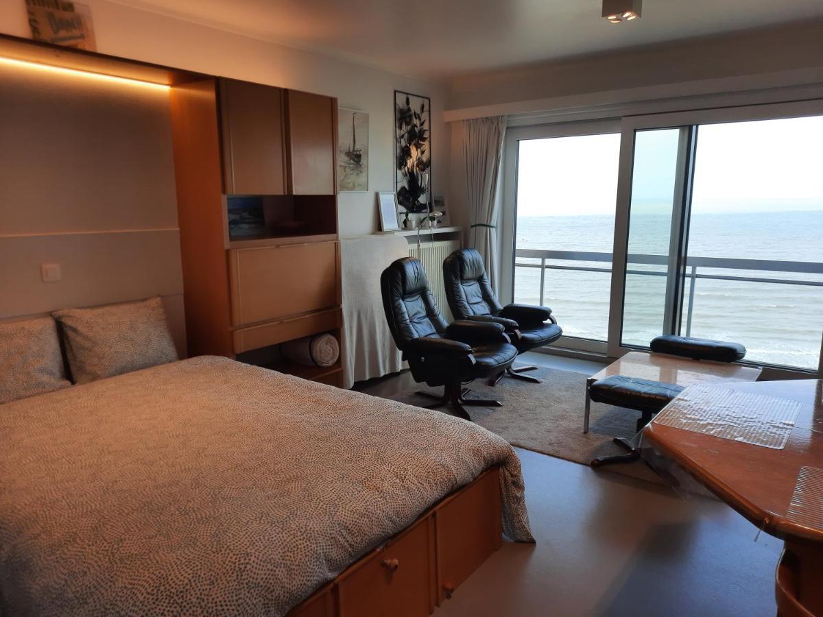Studio On The Beach With Sea View Middelkerke Exterior foto