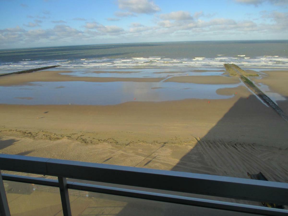 Studio On The Beach With Sea View Middelkerke Exterior foto